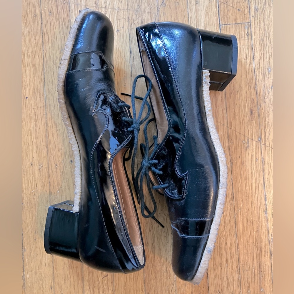 Vintage mod shoes, black leather and patent, 1.5 in heel, women’s 7 (narrow)